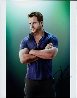 Rob Kazinsky autograph