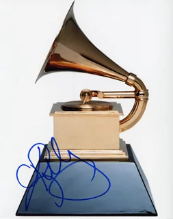 Kelly Clarkson autograph