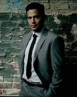 Jay Hernandez autograph
