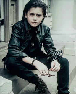 Isaak Presley autograph