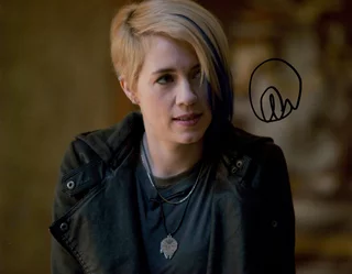 Alice Wetterlund autograph