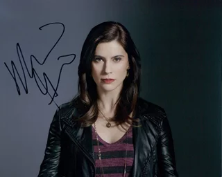 Milena Govich autograph