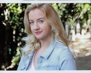 Laura Linda Bradley autograph