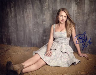Brittany Robertson autograph