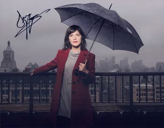 Sara Niemietz autograph