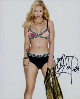 Iggy Azalea autograph