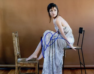 Rose Byrne autograph