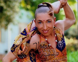 Naomi Grossman autograph