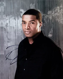 Roger Cross autograph