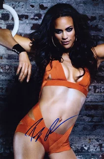 Paula Patton autograph