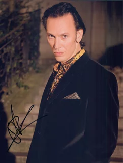 Steve Valentine autograph