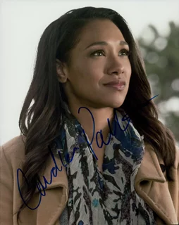 Candice Patton autograph