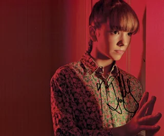 Holly Taylor autograph