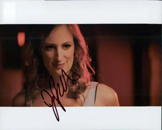 Jen Richards autograph