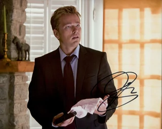 Jonathan Scarfe autograph