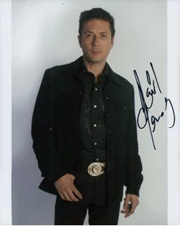 Raul Mendez autograph