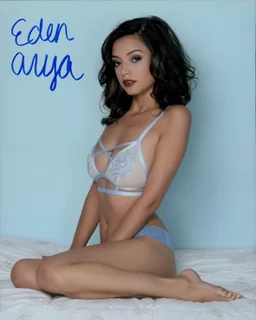 Eden Arya autograph