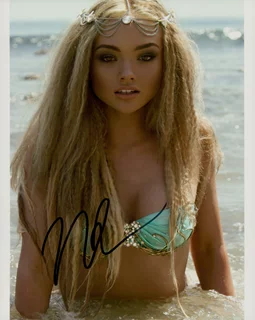 Natalie Alyn  Lind autograph