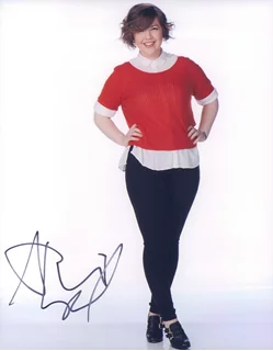 Aislinn Paul autograph