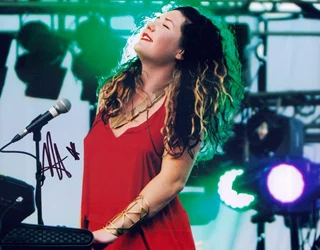 Morgan Kibby autograph