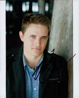 Zack Lively autograph