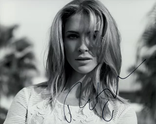 Bridget Regan autograph