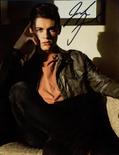 Jordan Doww autograph