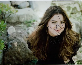 Dylan Gelula autograph