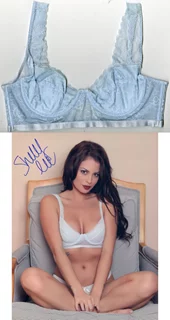Shelly Lee autograph