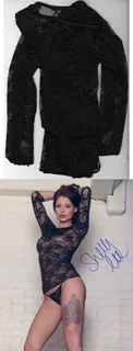 Shelly Lee autograph