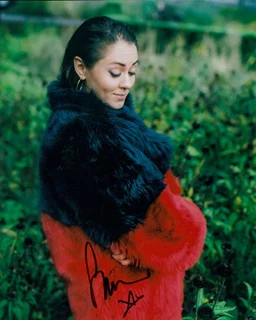 Susannah Fielding autograph