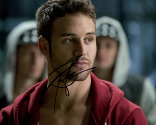 Ryan Guzman autograph