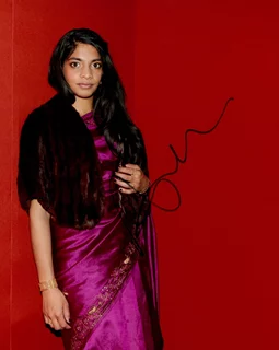 Amara Karan autograph