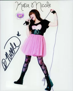 Katia Nicole autograph