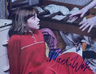 Madison Wolfe autograph