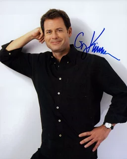 Greg Kinnear autograph