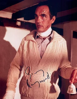 Gary Raymond autograph