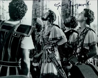 Gary Raymond autograph