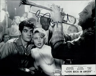 Gary Raymond autograph