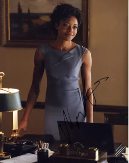 Naomie Harris autograph