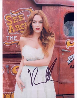 Riley Keough autograph