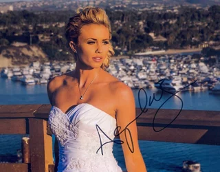 Aqueela Zoll autograph