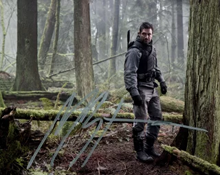 Manu Bennett autograph