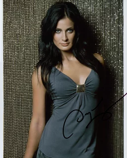 Dayanara Torres autograph