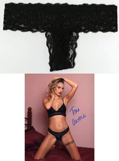 Toni Owens autograph