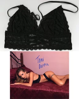 Toni Owens autograph