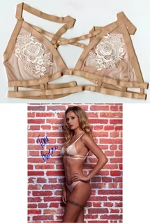 Toni Owens autograph