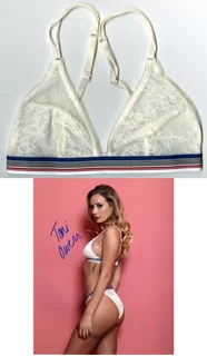 Toni Owens autograph