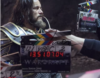 Travis Fimmel autograph