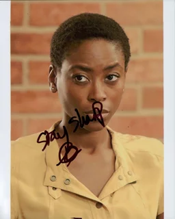 Tracy Ifeachor autograph